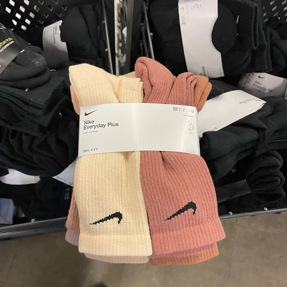 NIKE 
Training Crew Socks Size L (6 Pairs)
Nike Everyday Cushioned
NWT - Picture 14 of 16